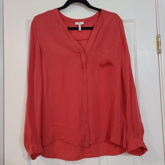 Joie Signature Roll Tab Sleeve Blouse Size Medium - Picture 1 of 7